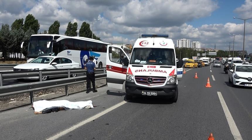 İstanbul'da korkunç kaza! Motorsiklet sürücüsü feci şekilde can verdi