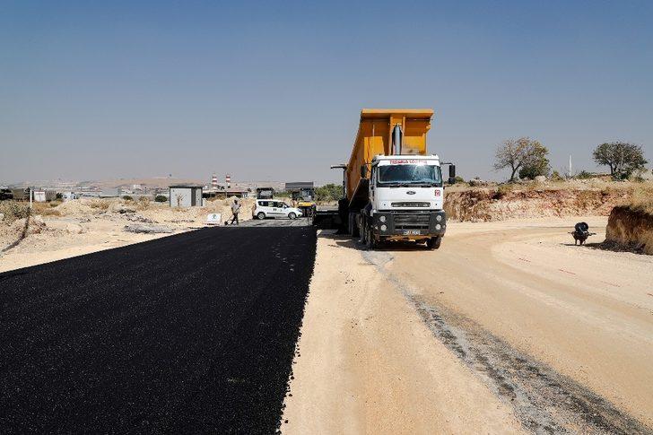 Beykent mahallesinde yeni açılan yollar asfaltlanıyor G2