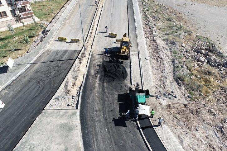 Mini asfalt makinası ile Melikgazi’de asfaltsız yol kalmayacak G2