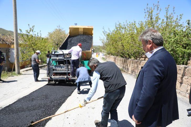 Mini asfalt makinası ile Melikgazi’de asfaltsız yol kalmayacak G3