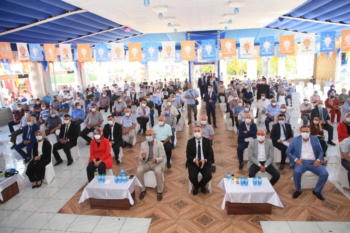 AK Parti Beyşehir ve H&uuml;y&uuml;k İl&ccedil;e Kongreleri yapıldı