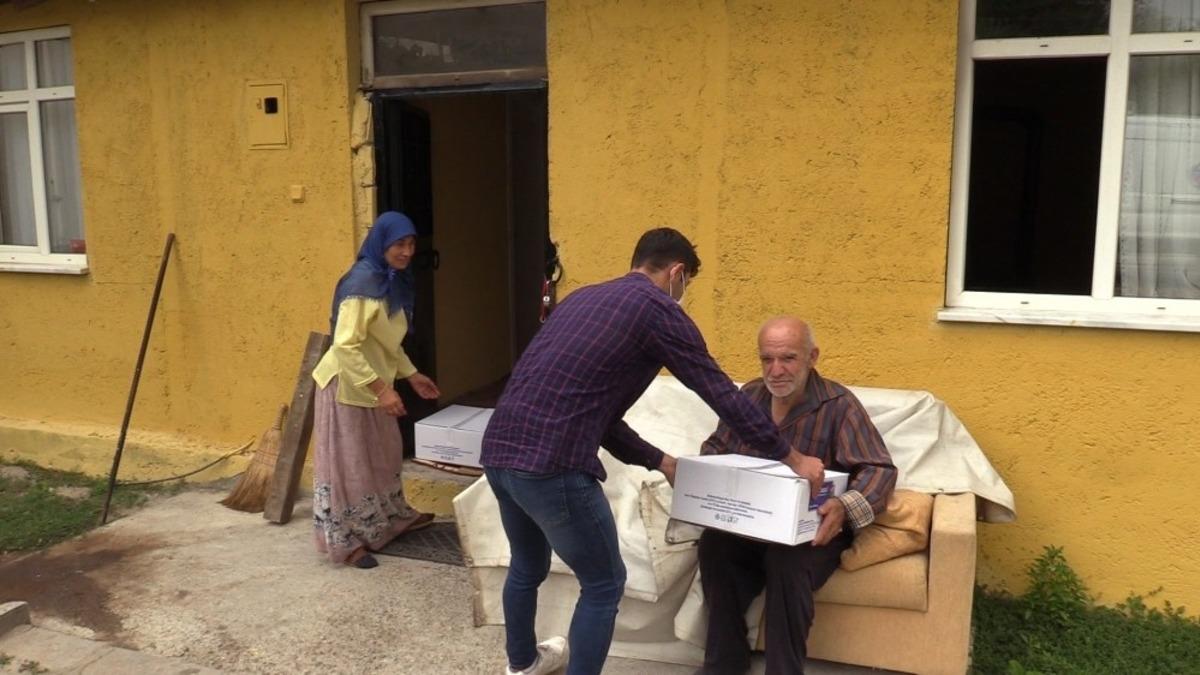 Yaşlı &ccedil;iftin ihtiya&ccedil;larını B&uuml;y&uuml;kşehirli evlatları karşılıyor