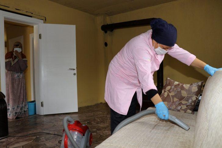 Yaşlı çiftin ihtiyaçlarını Büyükşehirli evlatları karşılıyor G2