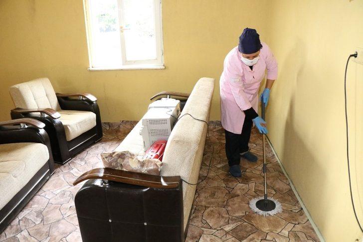 Yaşlı çiftin ihtiyaçlarını Büyükşehirli evlatları karşılıyor G3