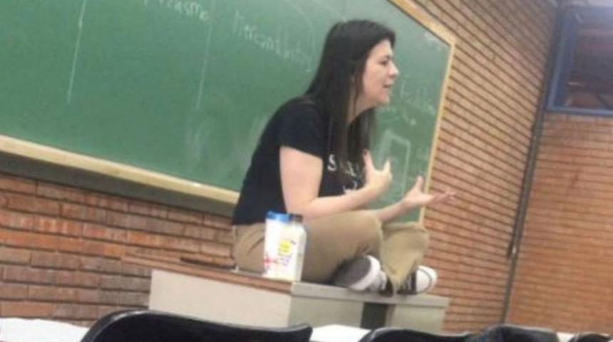 Öğrencilere ders veriyordu, canlı yayında hayatını kaybetti