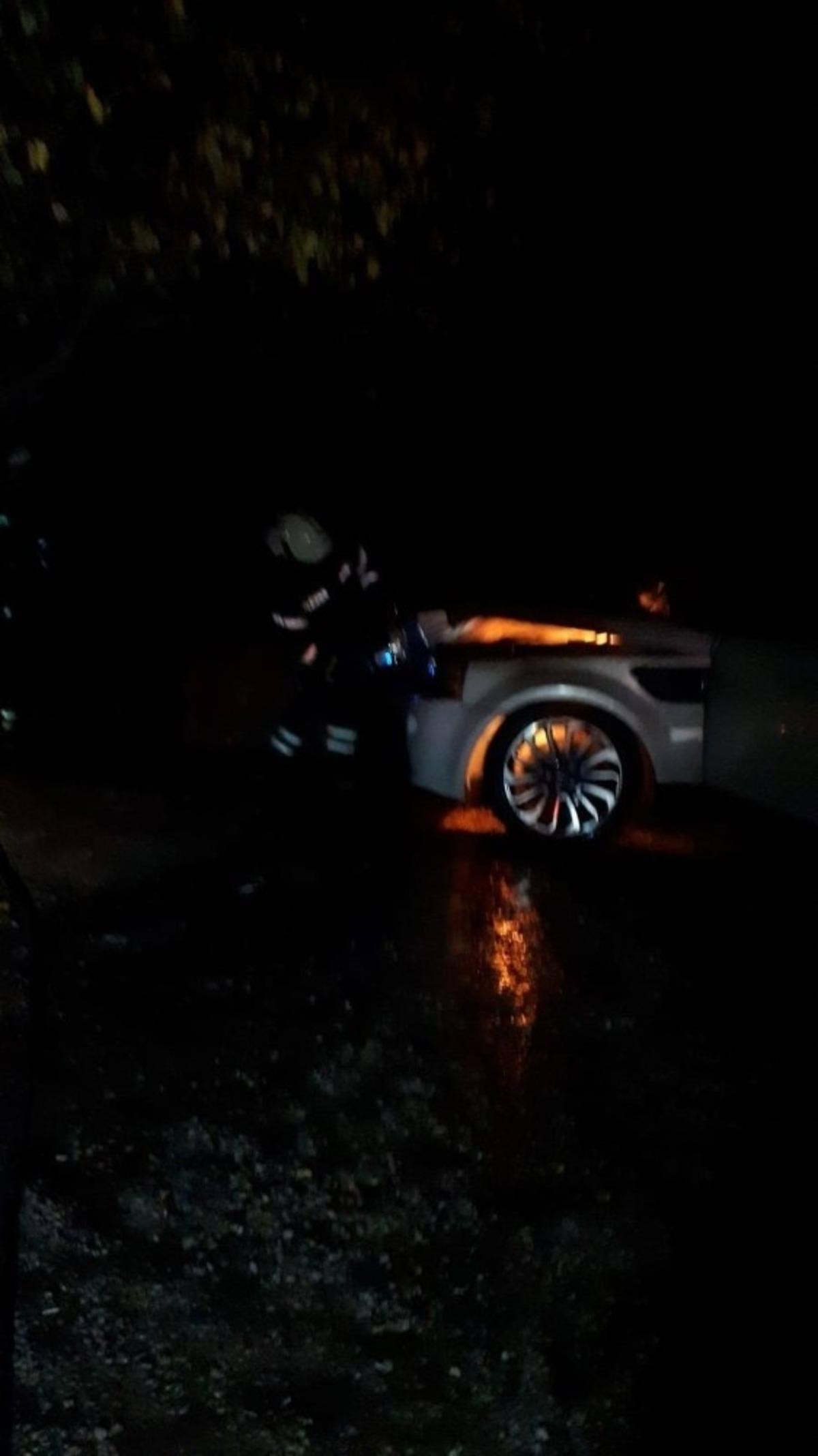 L&uuml;ks cip bir anda alevlere teslim oldu