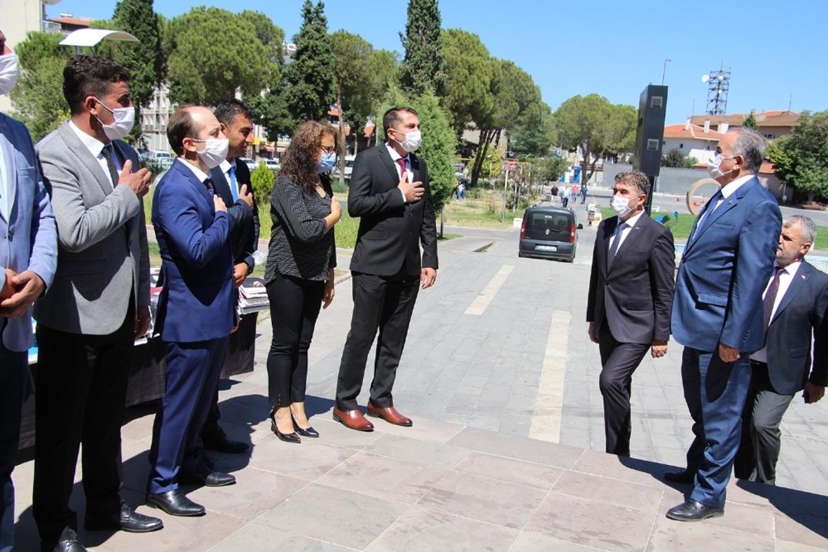 Kula MHP&rsquo;de Başkan Baytok g&uuml;ven tazeledi