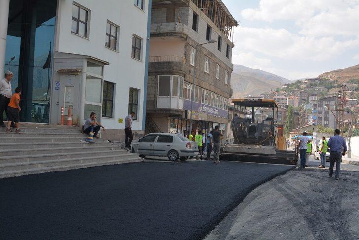 Vali Akbıyık asfalt çalışmalarını denetledi G3