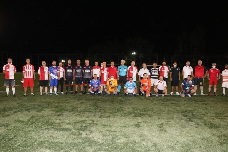 500 Kavaklı genç yeşil sahada G3