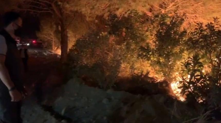 Hatay&rsquo;daki yangına, karşı ateş tekniğiyle m&uuml;dahale ediliyor