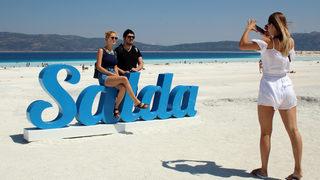 'Türkiye'nin Maldivleri' Salda Gölü'ne ziyaretçi akını