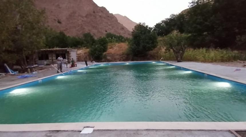 Hakkari’de yarı olimpik yüzme havuzu açıldı