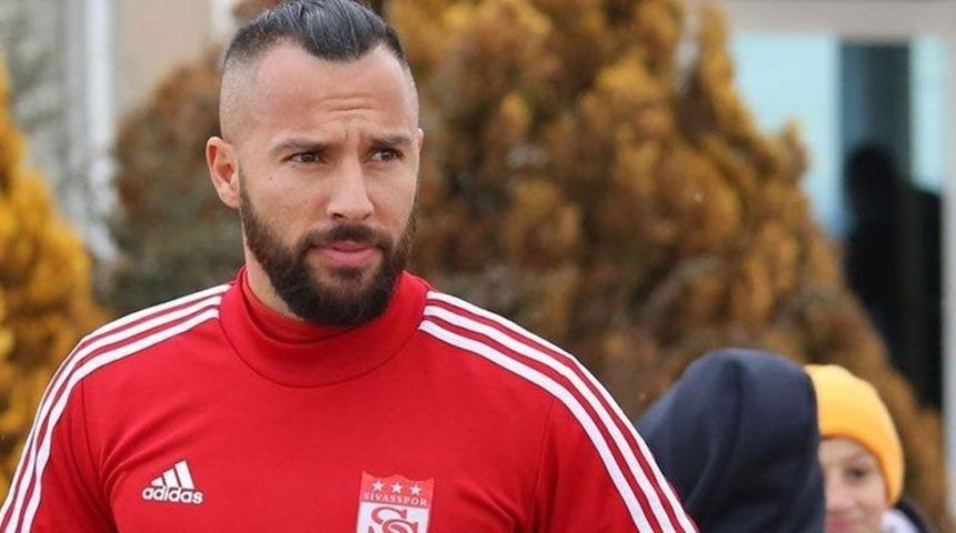 Korona virüse yenik düşen Yasin Öztekin’in babası son yolculuğuna uğurlandı