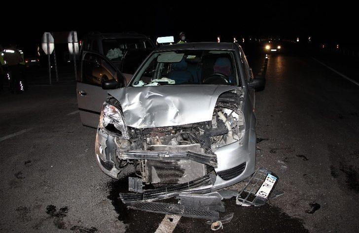 Elazığ’da otomobil ile hafif ticari araç çarpıştı G1