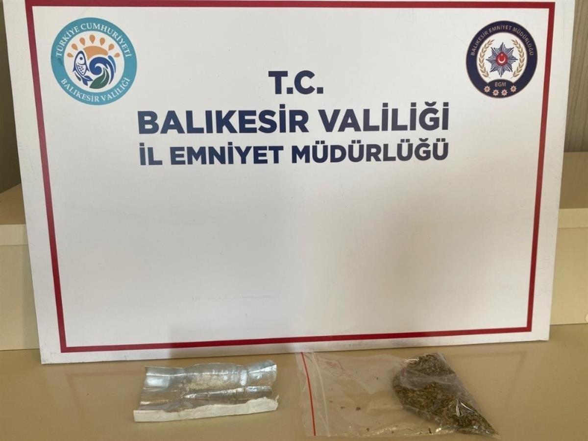 Balıkesir&rsquo;de polisten uyuşturucu operasyonu