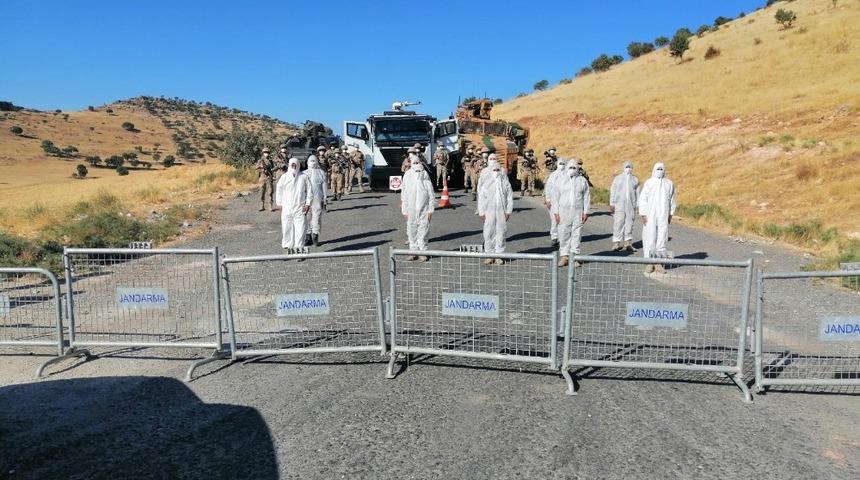 Karantinaya alınan mahalle ve mezralarda sağlık taramaları başladı