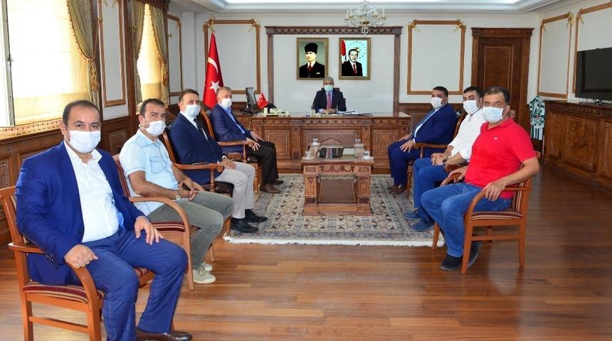 Kırşehir Belediyespor, yönetimi Vali Akın’ı ziyaret etti