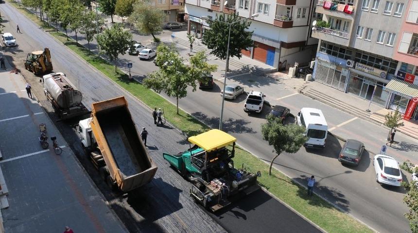 Batman&rsquo;da Mahatma Gandi Bulvarına bin 300 ton asfalt serimi