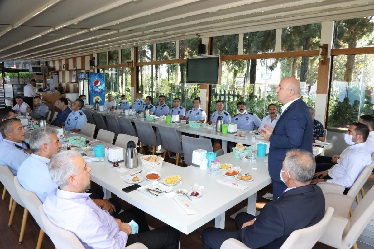 Başkan Bıyık, zabıta ekipleri ile buluştu