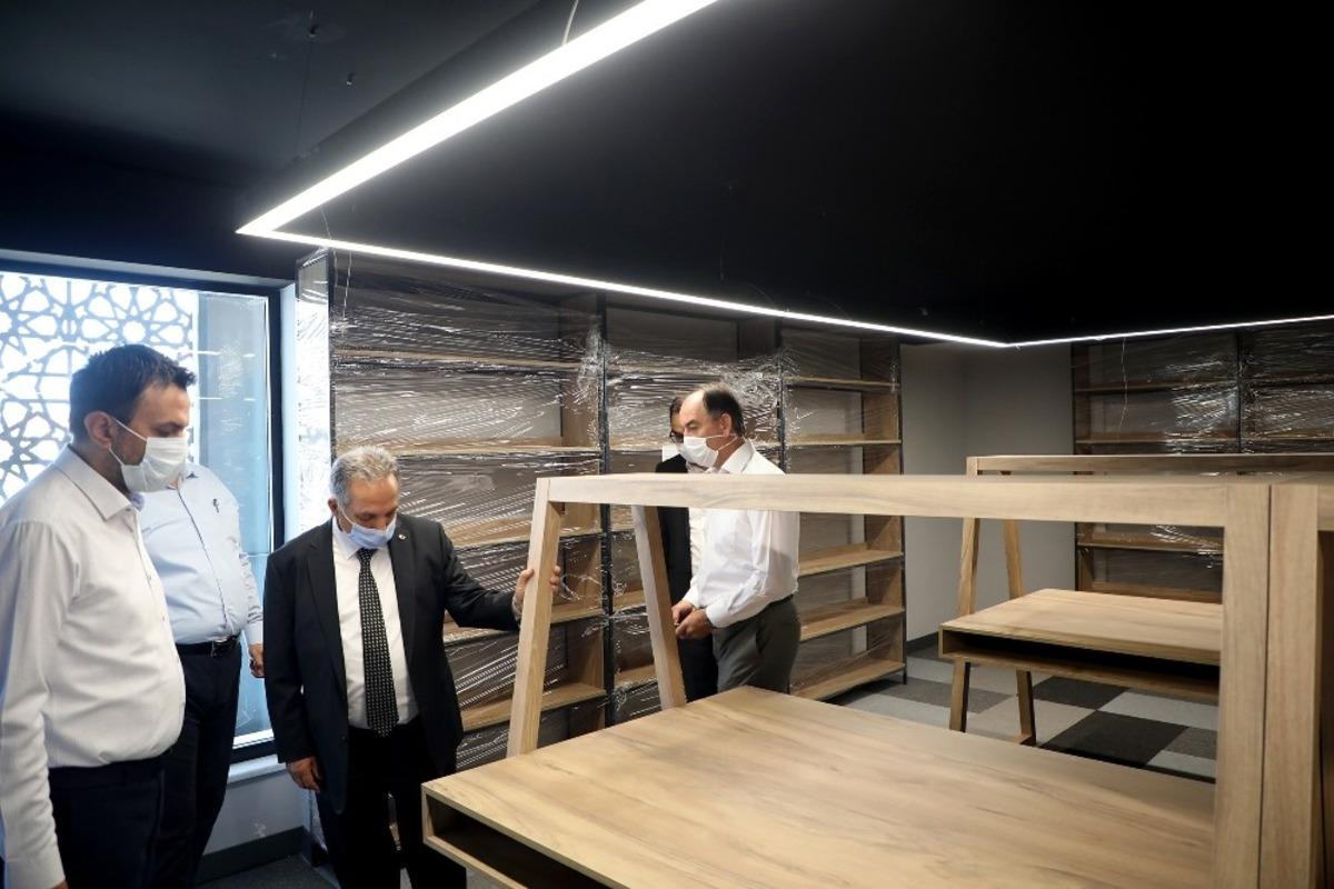 7/24 K&uuml;t&uuml;phane adım adım sona yaklaşıyor