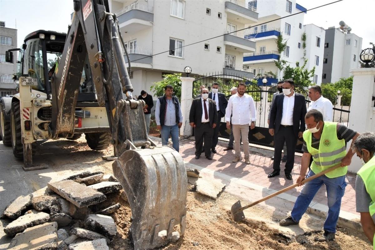 Toroslar&rsquo;da 240 bin ton asfalt d&ouml;k&uuml;ld&uuml;