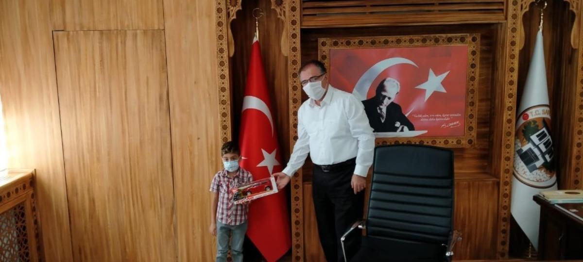 Kaymakam T&uuml;rk&ouml;z&rsquo;e s&uuml;rpriz ziyaret