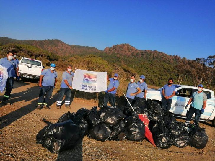 Belediye ekipleri onlarca torba çöp topladı G4