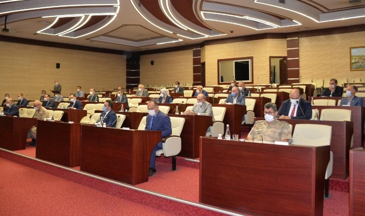 Vali Memiş: &ldquo;Yoğun bakımda yatan hasta sayımız yatak sayısının 5 &rsquo;te 1&rsquo;i kadar&rdquo;