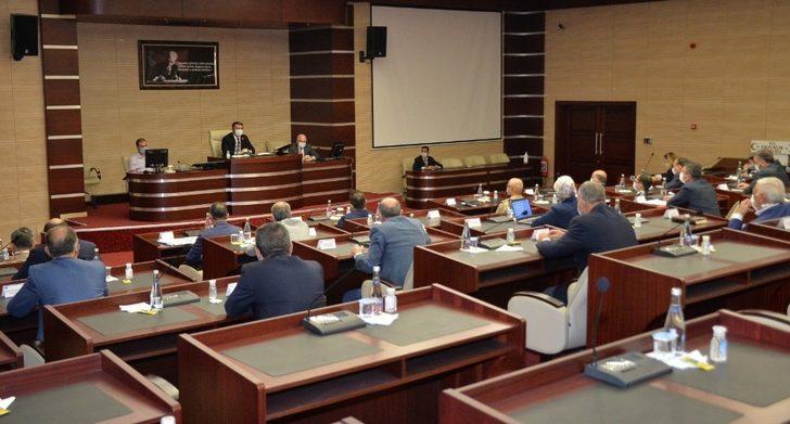 Vali Memiş: “Yoğun bakımda yatan hasta sayımız yatak sayısının 5 ’te 1’i kadar” G2