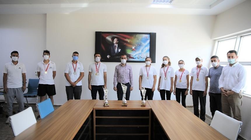 Müdür Keleş sporcularla bir araya geldi