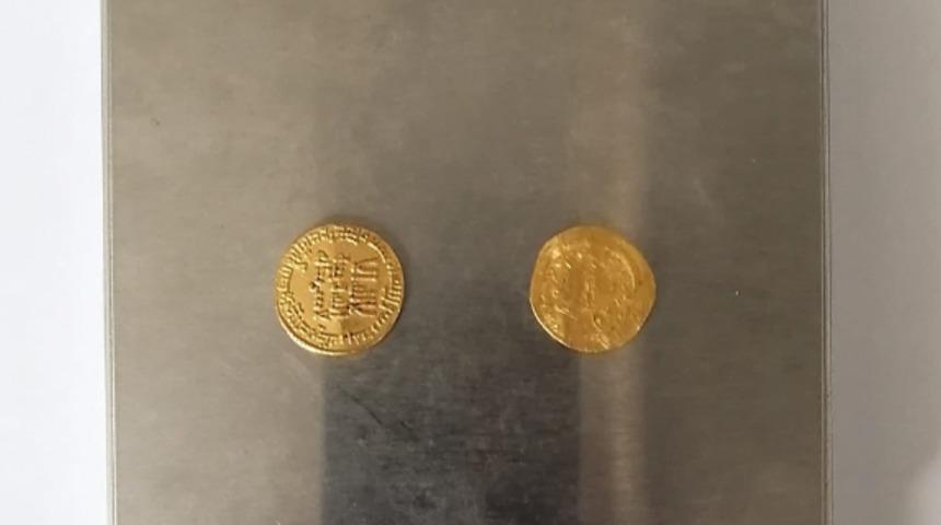 Hatay'da altın sikke ele geçirildi
