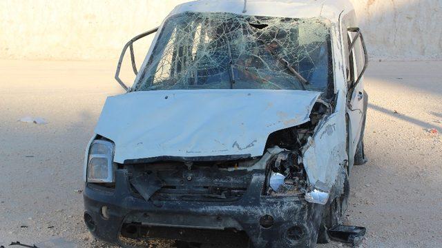 Defalarca takla atan araçtan sağ çıktılar