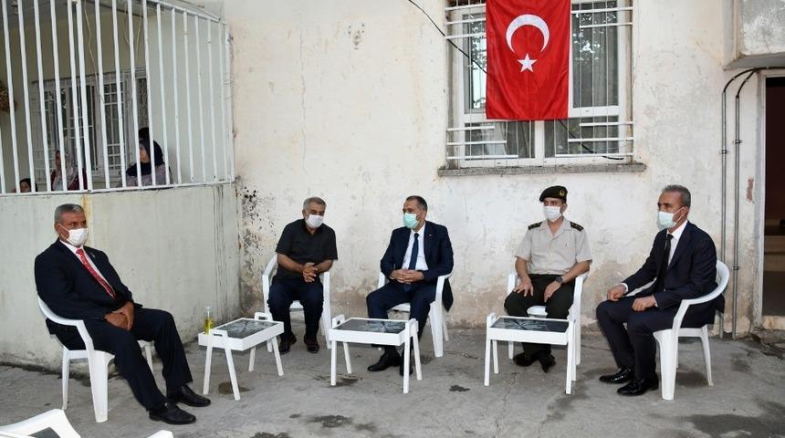 Şehit Piyade Teğmen Yunus Gül’ün ailesine şehadet belgesi verildi