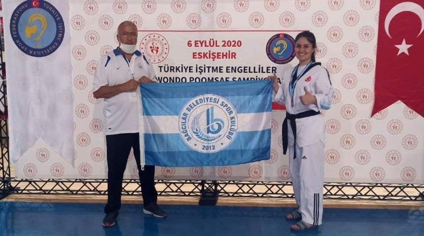 İşitme engelli sporcu Yıldız, T&uuml;rkiye &uuml;&ccedil;&uuml;nc&uuml;s&uuml; oldu