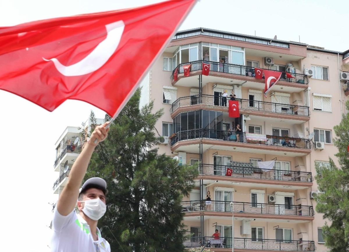 Buca&rsquo;dan 9 Eyl&uuml;l&rsquo;e muhteşem karşılama