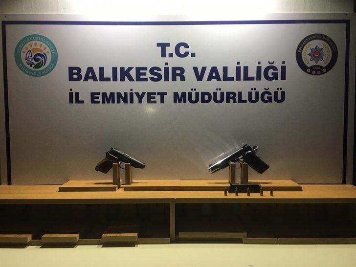 Balıkesir’de polis 15 silah ele geçirildi G1