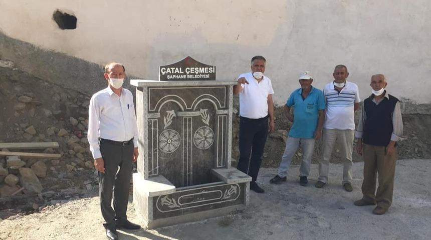 Şaphane&rsquo;de halı kilim yıkama yeri ve &ccedil;eşme yapımı