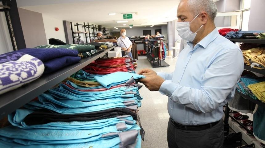 Elden Ele G&ouml;n&uuml;l &Ccedil;arşısı ihtiya&ccedil; sahiplerinin y&uuml;z&uuml;n&uuml; g&uuml;ld&uuml;r&uuml;yor