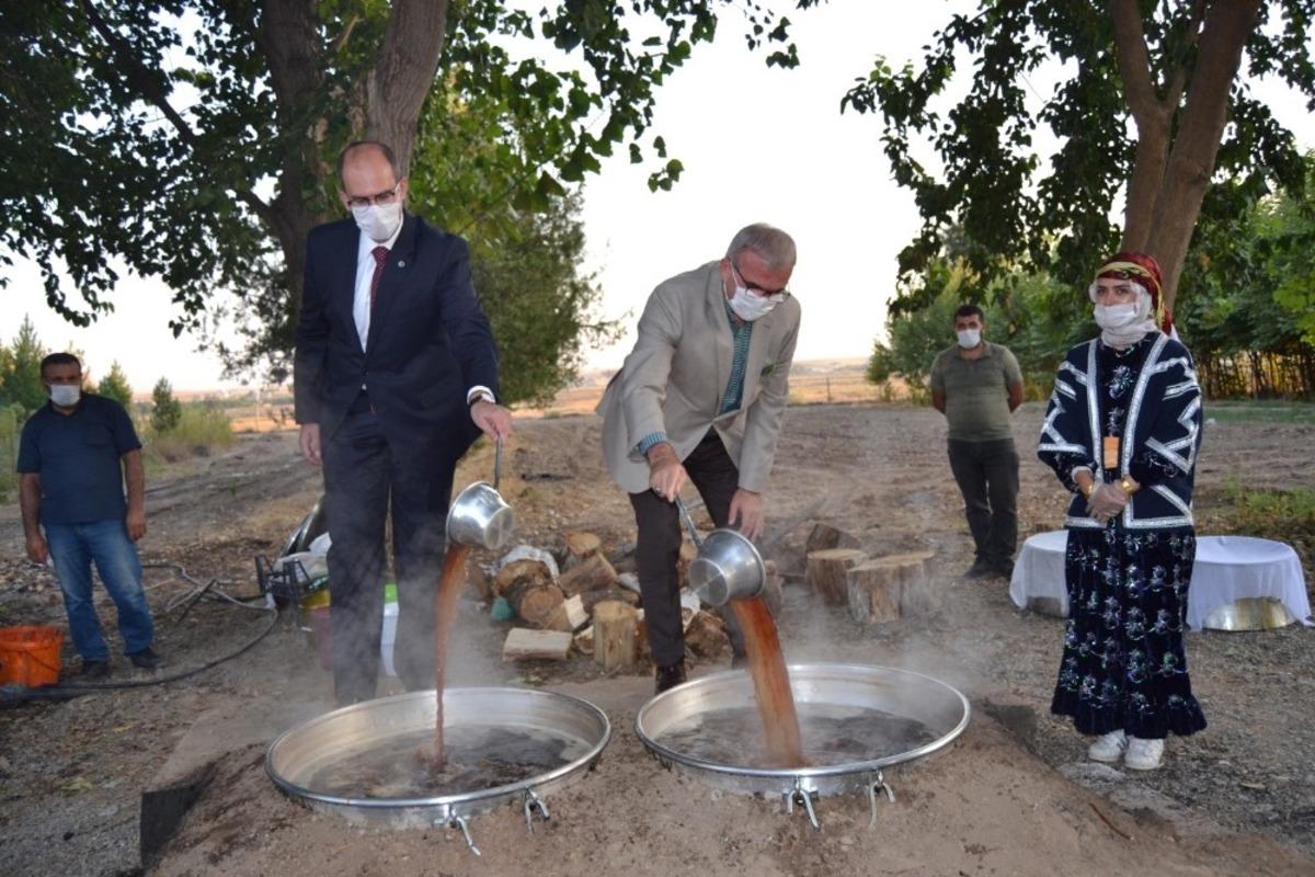 Sınırda g&ouml;rev yapan asker ve sağlık&ccedil;ıların pekmezi Bismil&rsquo;den