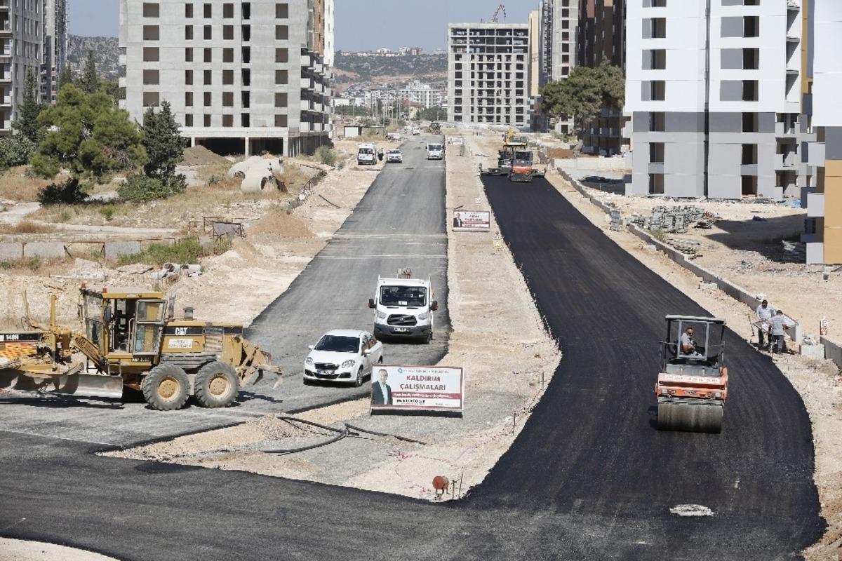 Kepez Sanral&rsquo;de E Parsel yolları asfaltlanıyor