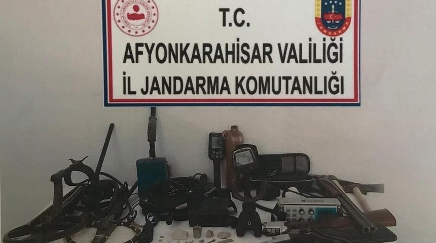 Define avcılarına operasyon: 2 g&ouml;zaltı