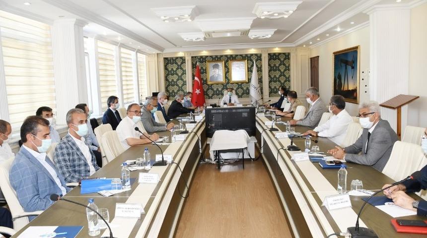 İl Pandemi Kurulu Vali Mahmut &Ccedil;uhadar başkanlığında toplandı