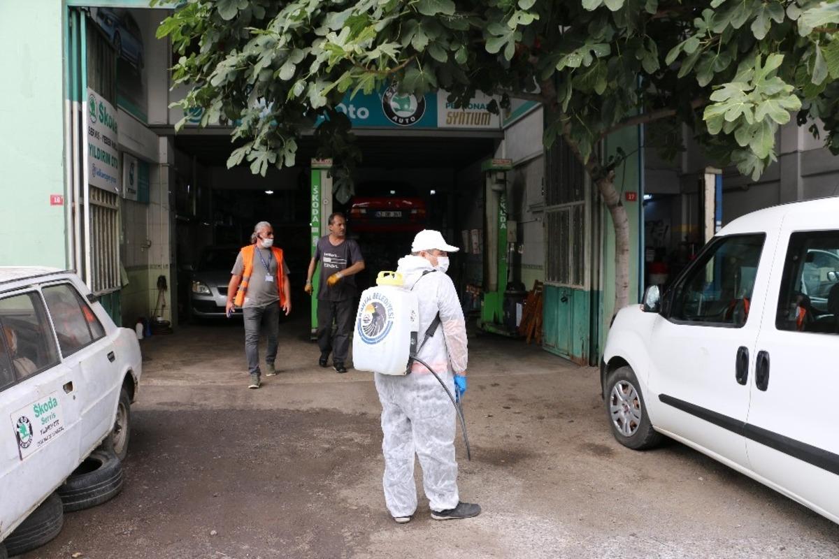 Kartal Belediyesi dezenfekte &ccedil;alışmalarına devam ediyor