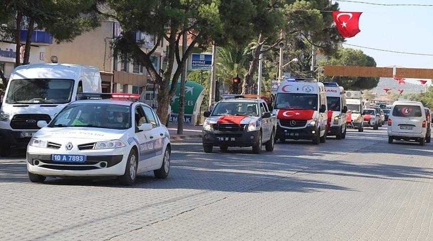 Kurtuluş coşkusunu araç konvoyu ile kutladılar
