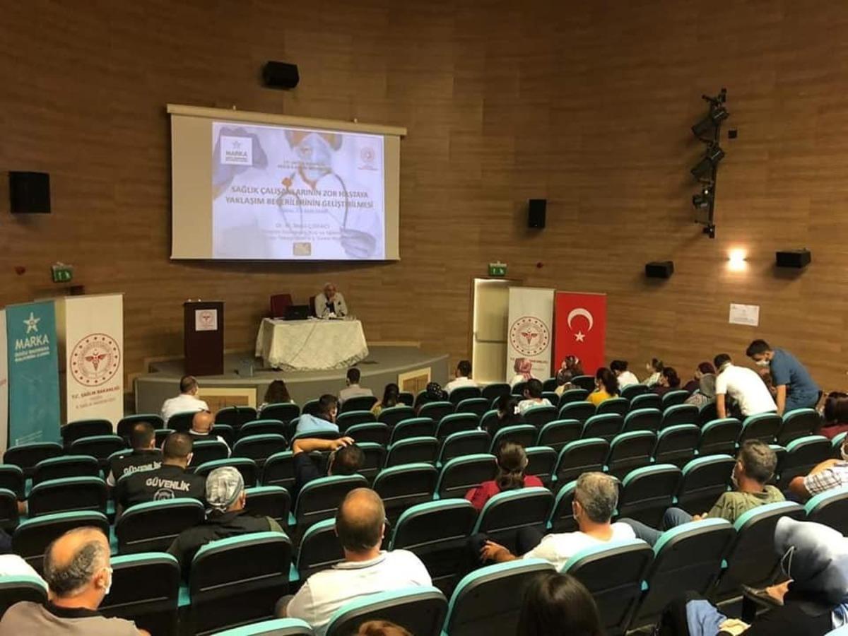 Sağlık &ccedil;alışanlarına eğitim verildi