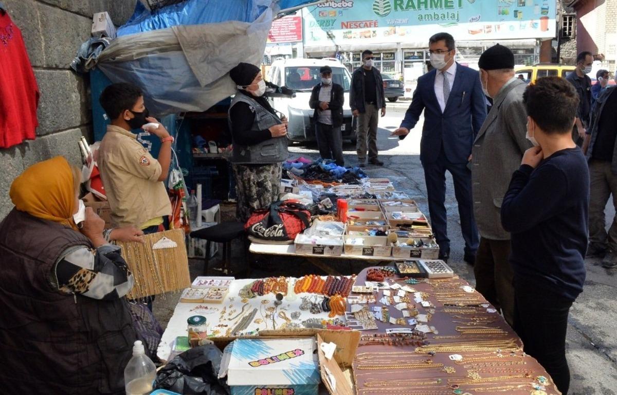 Vali Okay Memiş kentin &ccedil;eşitli yerlerinde denetleme yaptı
