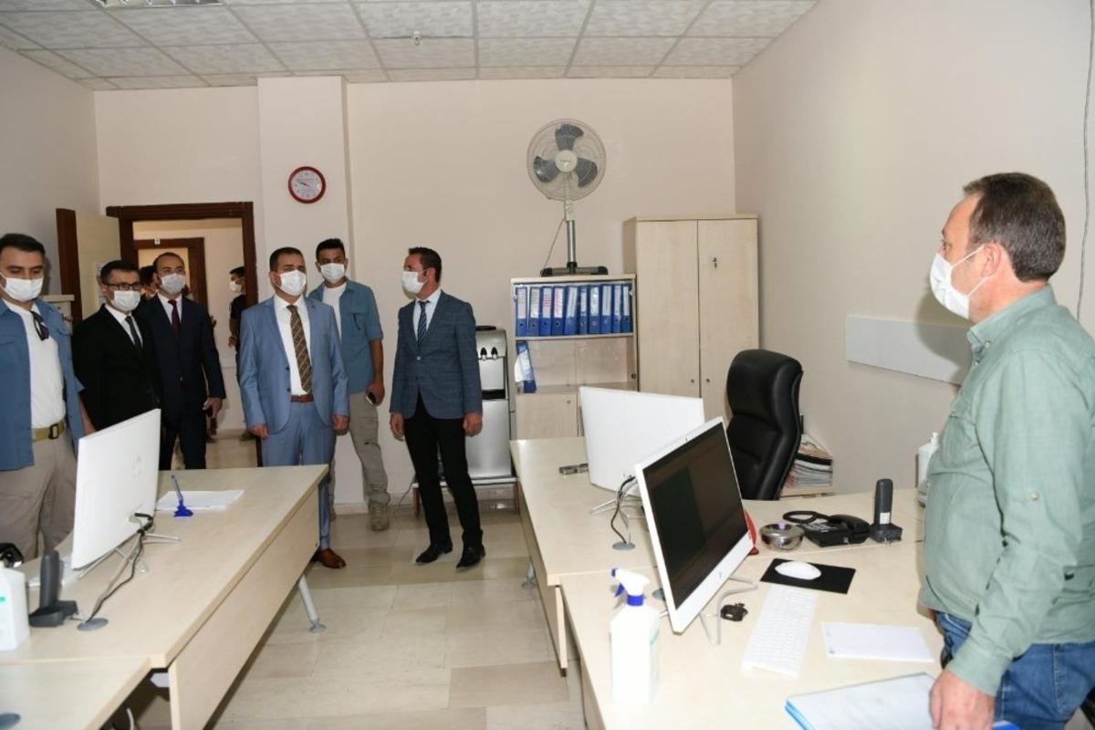 Vali Akbıyık&rsquo;tan kurumlara ziyaret
