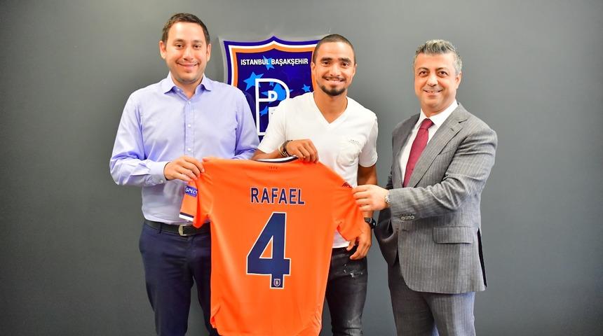 Başakşehir, Rafael'i transfer ettiğini açıkladı