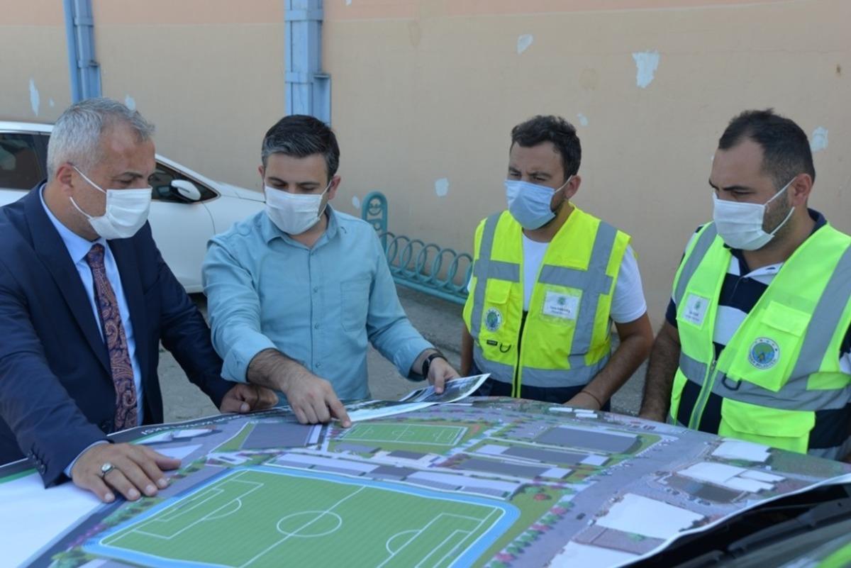 T&uuml;rk futbolunun efsane ismi S&uuml;leyman Seba&rsquo;nın adı Hendek&rsquo;te yaşatılacak