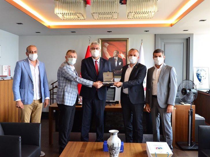 Keleş’ten Türkiye sıralamasına giren sanayi kuruluşlarına plaket G2